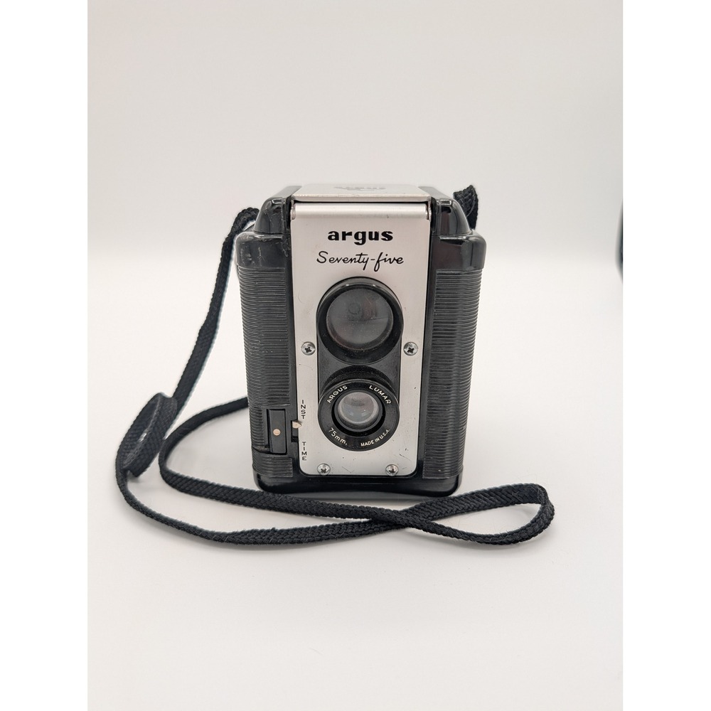 Vintage Argus Seventy-Five TLR 620 Film Camera - Black Bakelite Body